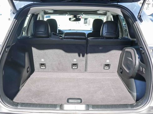 Used 2022 Jeep Cherokee Latitude Lux w/ Sun & Sound Group FWD image 25