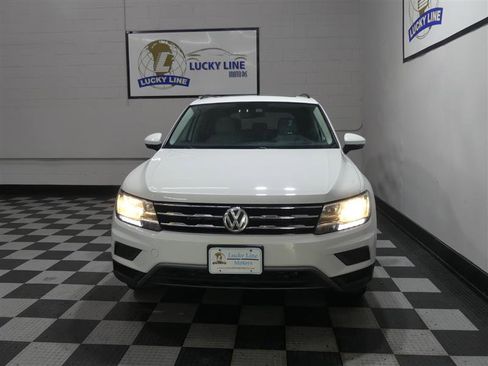 Used 2019 Volkswagen Tiguan SE w/ Panoramic Sunroof Package image 2