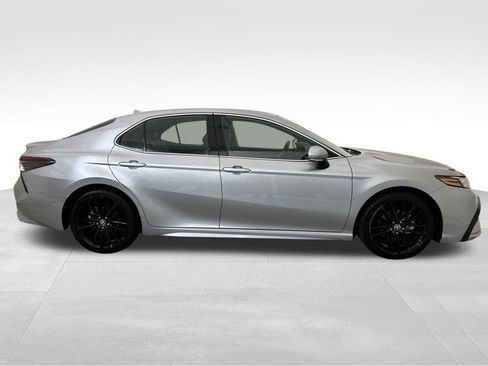 Used 2024 Toyota Camry XSE FWD image 7