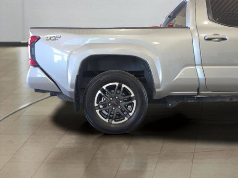 Used 2025 Toyota Tacoma TRD Sport AWD/4WD image 30