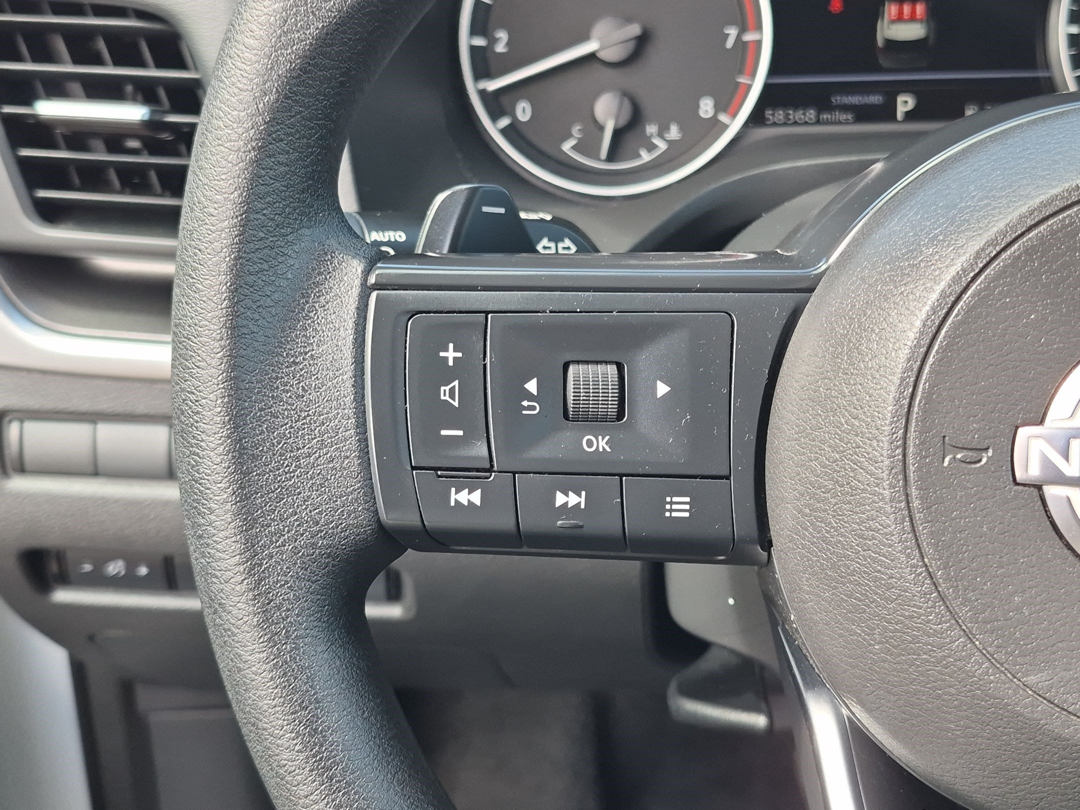 Used 2024 Nissan Rogue SV FWD image 16