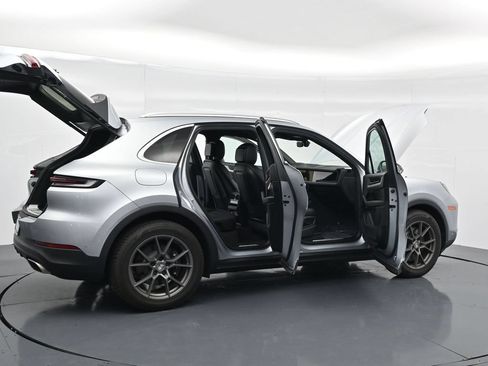 Certified 2025 Porsche Cayenne AWD/4WD image 20