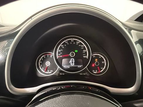 Used 2013 Volkswagen Beetle Turbo FWD image 17