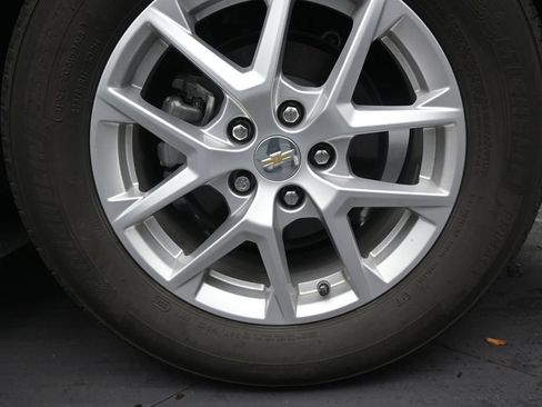 Used 2024 Chevrolet Equinox LT FWD image 10