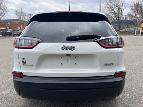 Used 2019 Jeep Cherokee Latitude Plus w/ Cold Weather Group image 4