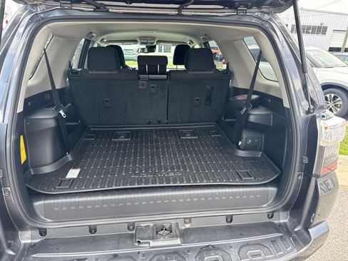 Used 2023 Toyota 4Runner SR5 AWD/4WD image 10
