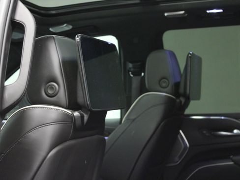 Used 2024 Cadillac Escalade ESV Sport Platinum w/ LPO, ONYX Package AWD/4WD image 13