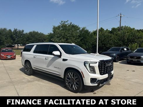 Used 2025 GMC Yukon XL Denali Ultimate AWD/4WD image 3