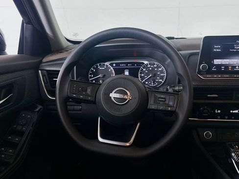 Used 2023 Nissan Rogue SV FWD image 18