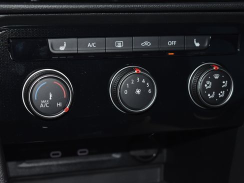 New 2026 Volkswagen Taos S image 10