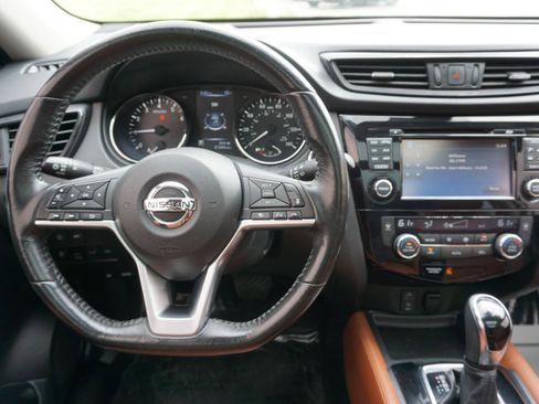 Used 2017 Nissan Rogue SL w/ SL Premium Package AWD/4WD image 10