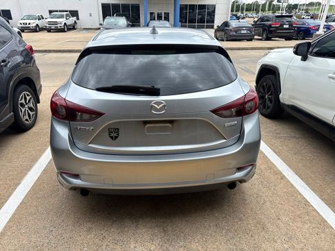 Used 2018 MAZDA MAZDA3 Touring FWD image 6