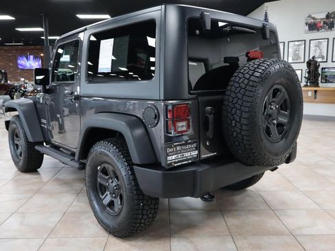 Used 2018 Jeep Wrangler Sport w/ Connectivity Group AWD/4WD image 4