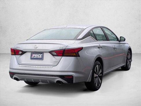 Used 2022 Nissan Altima 2.5 SV w/ SV Premium Package image 5
