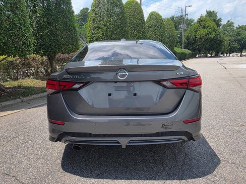 Used 2021 Nissan Sentra SR w/ SR Premium Package FWD image 4