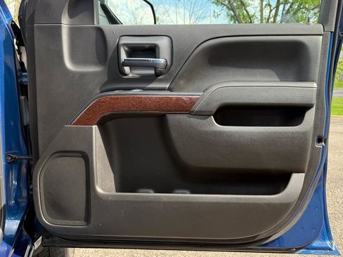 Used 2017 GMC Sierra 1500 SLE w/ SLE Value Package image 18