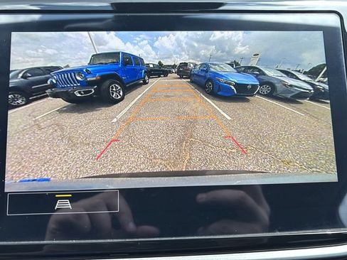 Used 2023 Chevrolet Bolt EUV LT w/ Driver Confidence Package FWD image 25