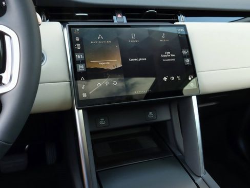 Certified 2025 Land Rover Discovery Sport S image 20