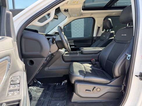 Used 2025 Ford Expedition Max Platinum AWD/4WD image 14