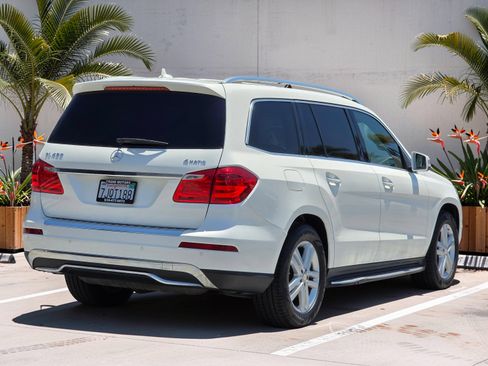 Used 2015 Mercedes-Benz GL 450 4MATIC w/ Parking Assist Package image 6