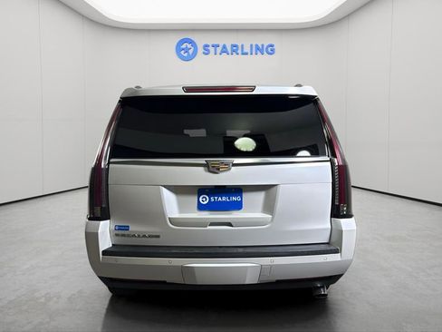 Used 2019 Cadillac Escalade Premium Luxury RWD image 7