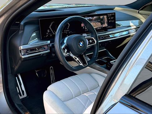 Used 2024 BMW 740i xDrive w/ Executive Package AWD/4WD image 17
