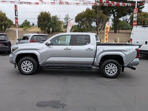 Used 2024 Toyota Tacoma SR5 w/ SR5 Upgrade Package AWD/4WD image 12