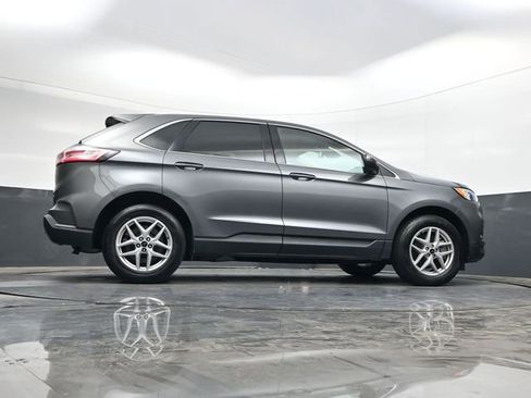 Used 2024 Ford Edge SEL image 33