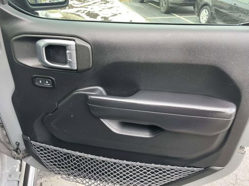 Used 2018 Jeep Wrangler Unlimited Sport S image 46