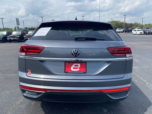 Used 2023 Volkswagen Atlas Cross Sport SE w/ Panoramic Sunroof Package image 7