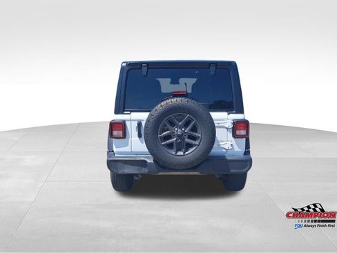 Used 2024 Jeep Wrangler Unlimited Sport AWD/4WD image 6