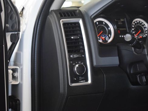 Used 2017 RAM 2500 SLT image 33