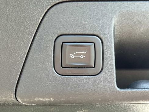 Used 2023 Buick Envision Preferred FWD image 12