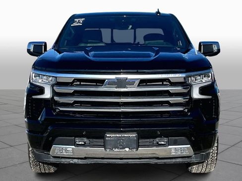Used 2025 Chevrolet Silverado 1500 High Country w/ Technology Package AWD/4WD image 4