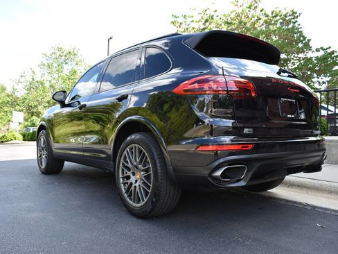 Used 2018 Porsche Cayenne Platinum Edition AWD/4WD image 37
