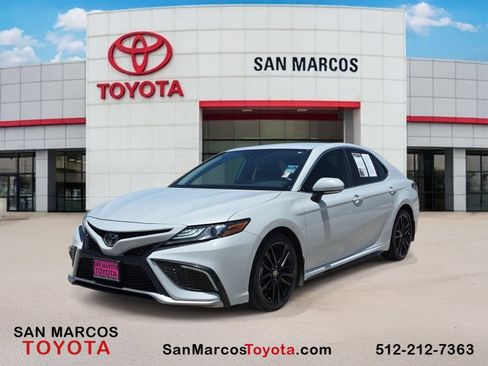 Used 2022 Toyota Camry XSE FWD image 1