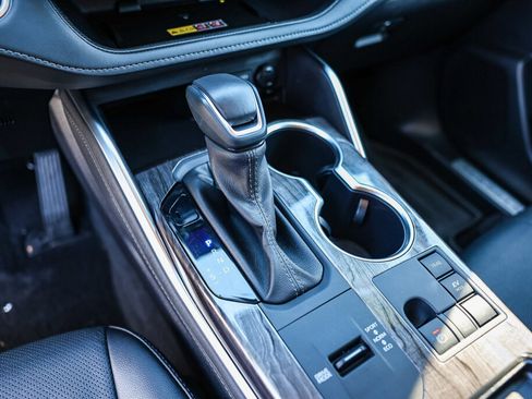 Certified 2025 Toyota Highlander Limited image 14