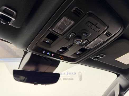 Used 2024 Chevrolet Tahoe High Country image 9