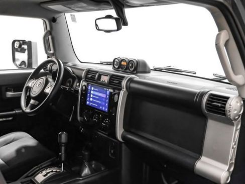 Used 2014 Toyota FJ Cruiser 4WD w/ Convenience Package image 21