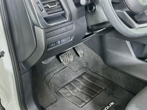 Used 2023 Nissan Rogue S FWD image 17