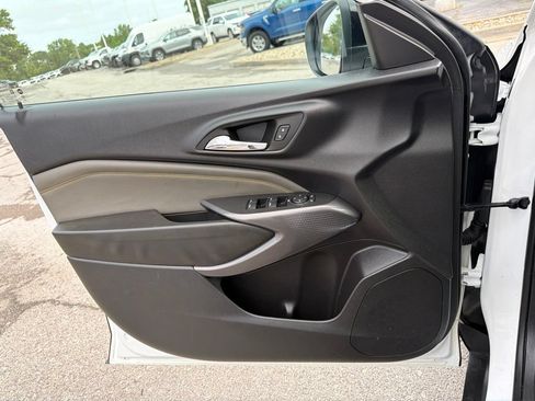 Used 2024 Chevrolet Trax ACTIV w/ Sunroof Package FWD image 29