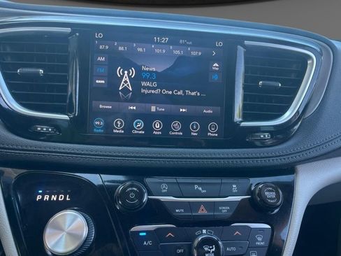 Used 2019 Chrysler Pacifica Limited FWD image 20