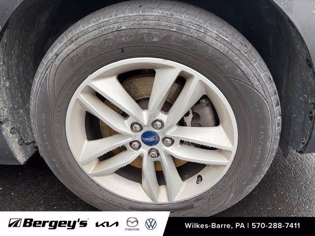 Used 2017 Ford Edge SEL w/ Equipment Group 201A AWD/4WD image 9