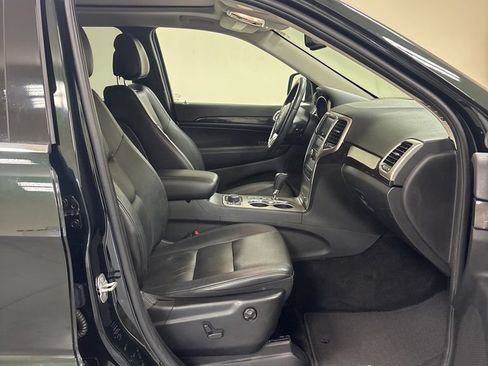 Used 2012 Jeep Grand Cherokee Laredo AWD/4WD image 24