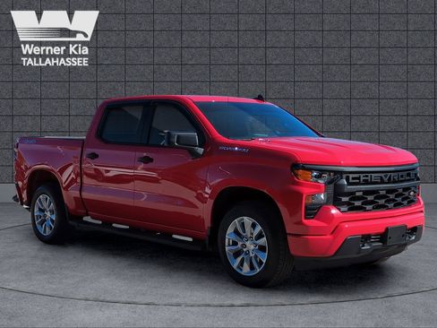 Used 2025 Chevrolet Silverado 1500 Custom image 3