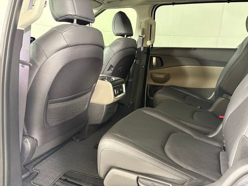 New 2026 Kia Carnival SX FWD image 38