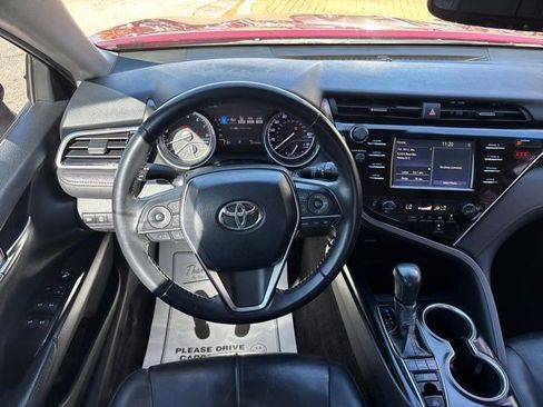 Used 2018 Toyota Camry XLE image 28