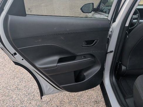 Used 2024 Hyundai Kona SEL image 12