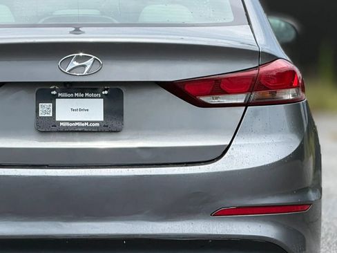 Used 2018 Hyundai Elantra SEL FWD image 14