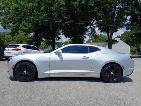 Used 2019 Chevrolet Camaro LT RWD image 1